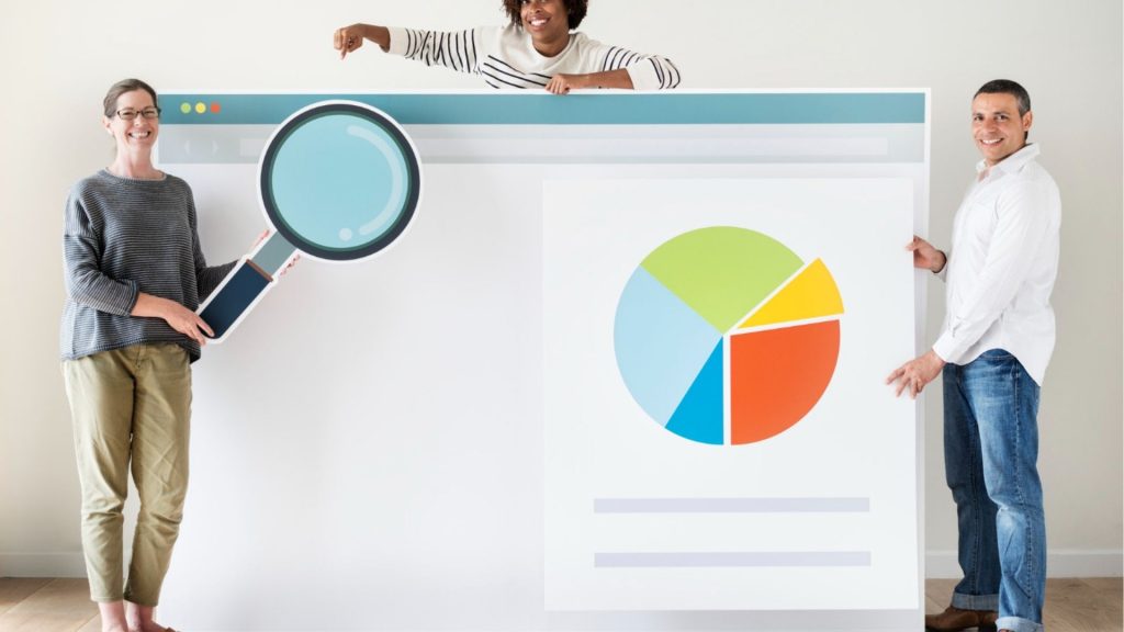 Comparison showing improved blog engagement using images and charts. 1