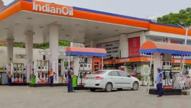 Delhi petrol diesel ban notice at fuel station.